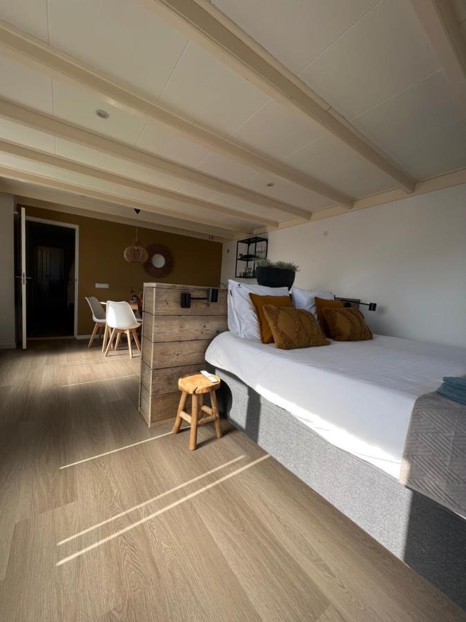 Mid83 Bed and Breakfast Woudsend Exteriör bild