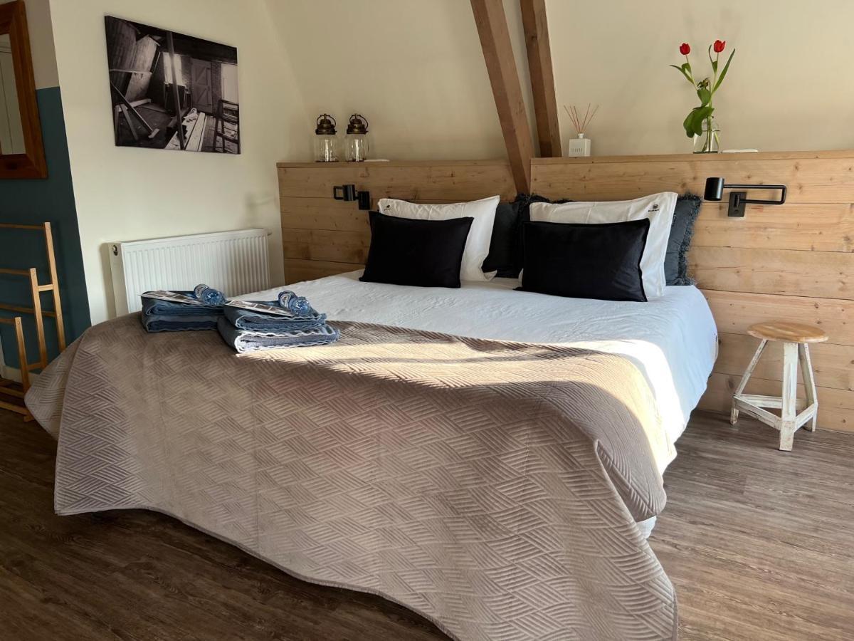 Mid83 Bed and Breakfast Woudsend Exteriör bild