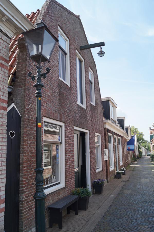 Mid83 Bed and Breakfast Woudsend Exteriör bild
